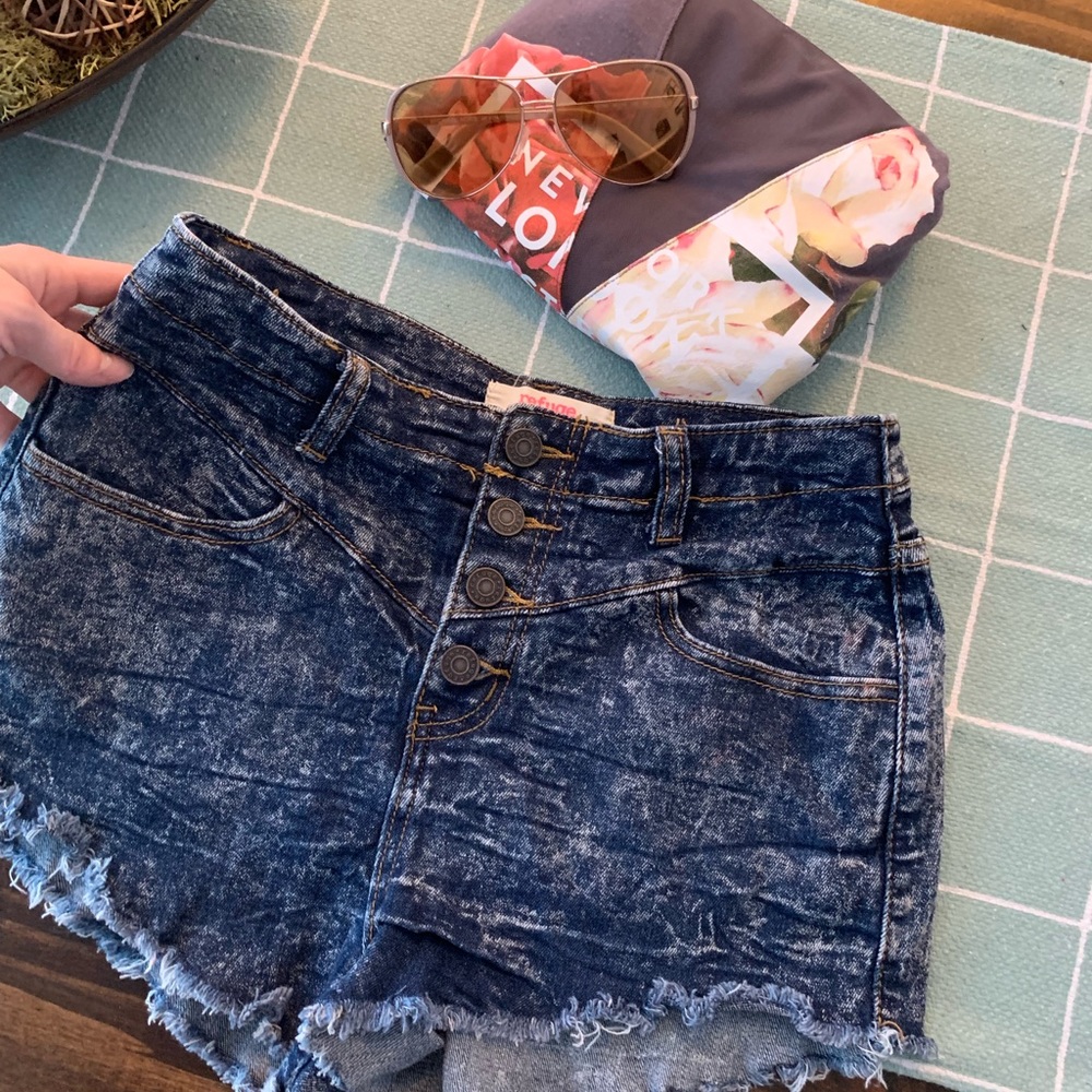 Mid rise shorts